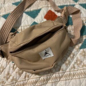 Jordan flight Fanny pack used once great condition